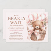 私たちは、バスケットの赤ちゃんシャワーで女の子のクマを待つことができる 招待状 (正面/裏面)