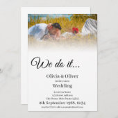 私たちらしく - 牧場でキスするカップル 案内状 (正面/裏面)