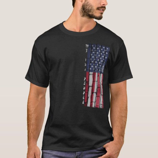 私たちアメリカ国民の旗 Tシャツ (正面)