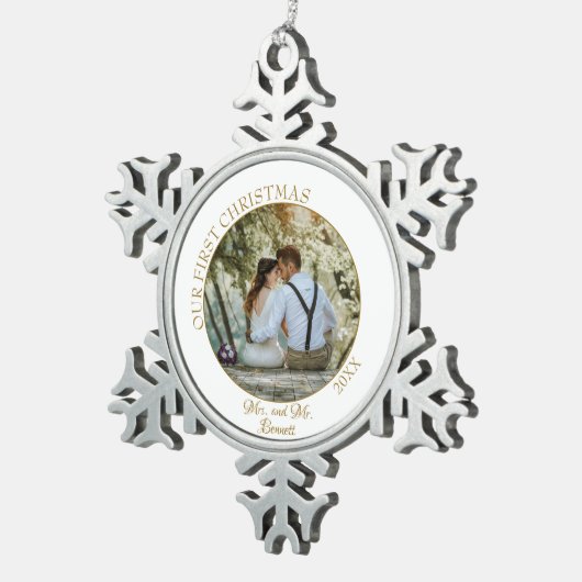 私たちエレガントの初めてのクリスマスはMr.フォト スノーフレークピューターオーナメント (右)