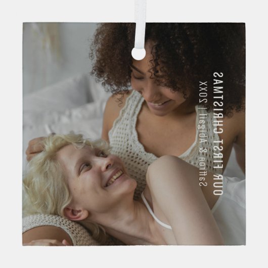 私たちエレガントの初めてのクリスマス写真 ガラスオーナメント (裏面)