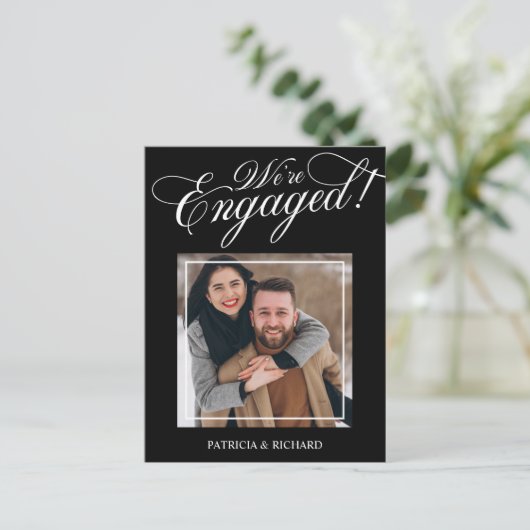 私たちエレガントは婚約発婚約した行記事 ポストカード (スタンド正面)