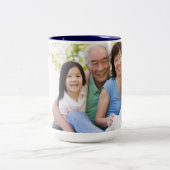 私たちカスタムは、おじいちゃん写真を愛している ツートーンマグカップ (中央)