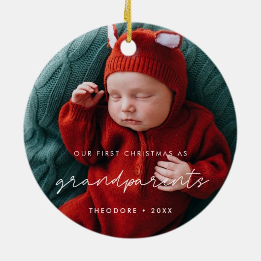 私たちシンプルの初めてのクリスマスを祖父母の写真として セラミックオーナメント (裏面)
