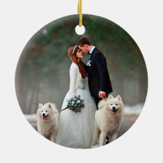 私たちスタイリッシュの初めてのクリスマスの結婚写真をスクリプト セラミックオーナメント (裏面)