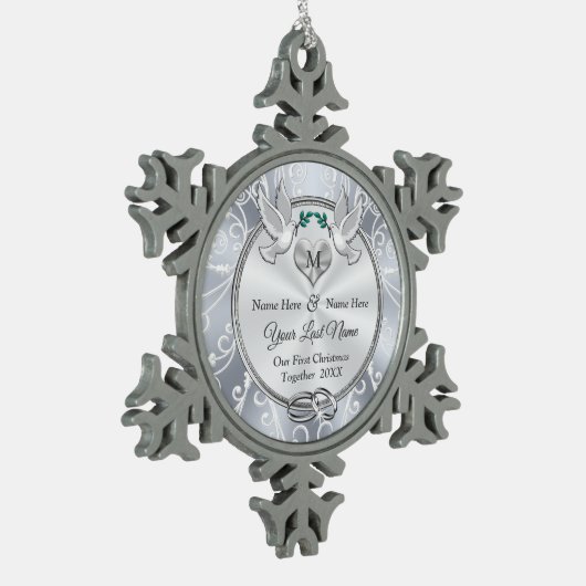 私たちパーソナライズされたの初めてのクリスマスのオーナメント スノーフレークピューターオーナメント (左)