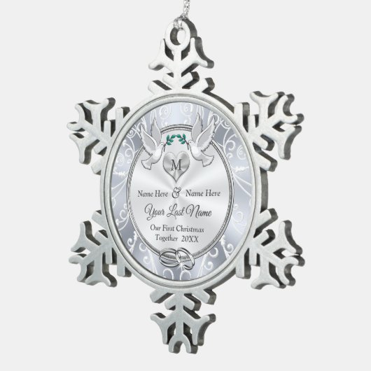 私たちパーソナライズされたの初めてのクリスマスのオーナメント スノーフレークピューターオーナメント (右)