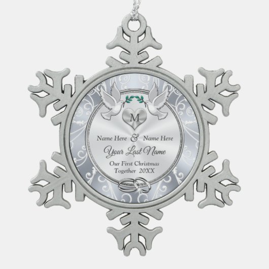 私たちパーソナライズされたの初めてのクリスマスのオーナメント スノーフレークピューターオーナメント (正面)
