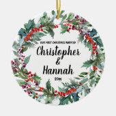 私たちパーソナライズされたの初めてのクリスマス結婚したギフトツリー セラミックオーナメント (正面)