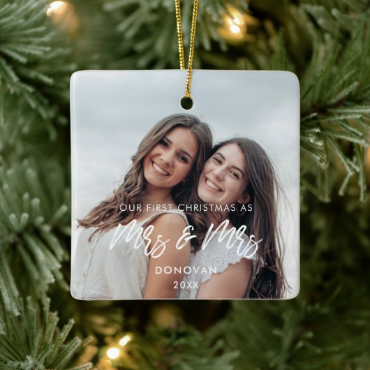 私たちモダンの初めてのクリスマスの写真はミセス・アンド・ミセス セラミックオーナメント (ツリー)