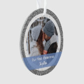 私たちモダンの初めてのクリスマスは2枚の写真 オーナメント (正面)