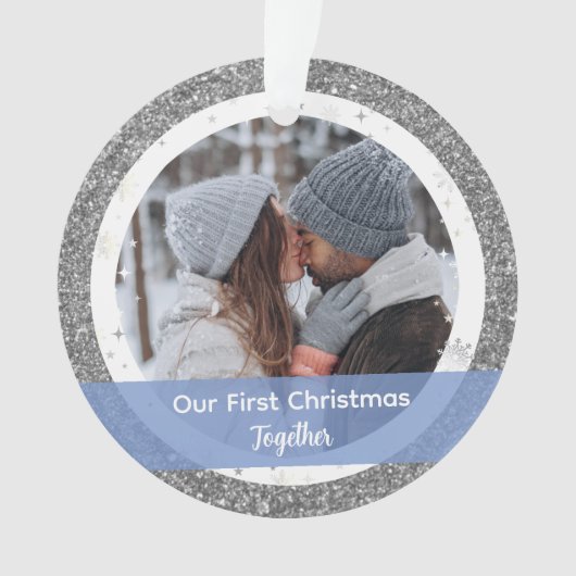 私たちモダンの初めてのクリスマスは2枚の写真 オーナメント (正面)