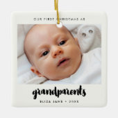 私たちモダンの初めてのクリスマスを祖父母として写真 セラミックオーナメント (正面)