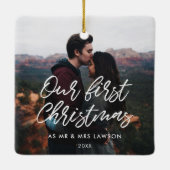 私たちモダンの初めてのクリスマスカップルの写真 セラミックオーナメント (裏面)