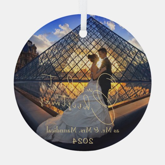 私たちモダンの初めてのクリスマス写真ミセス ガラスオーナメント (裏面)