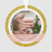 私たちモダンの初めてのクリスマスMr.とMrs.2の写真 オーナメント (裏面)