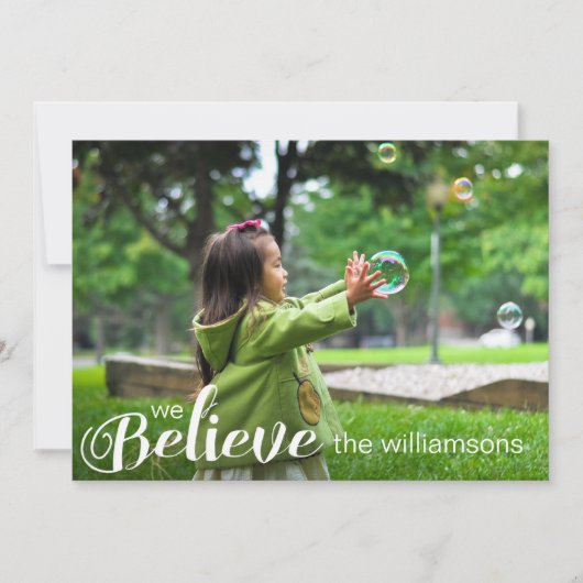 私たちモダンは信じクリスマスの魔法の休日の写真 シーズンカード (正面)