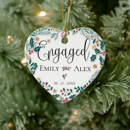 私たち婚約したの初めてのクリスマスレッドベリークリスマス セラミックオーナメント (ツリー)