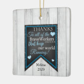 私たち感謝していの勇敢な働き者/ヒーローへパーソナライズされた セラミックオーナメント (左)
