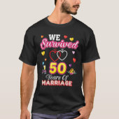 私たち生き延びの50年の結婚の50thのア結婚ニ tシャツ (正面)