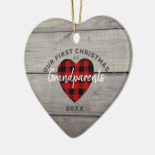 私たち素朴の初めてのクリスマス祖父母ハート セラミックオーナメント (左)