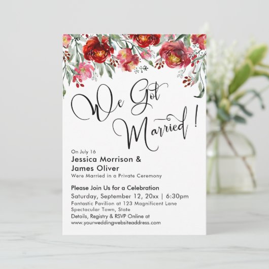 私たち結婚しました タイポグラフィ ワインレッドの花 招待状 (スタンド正面)