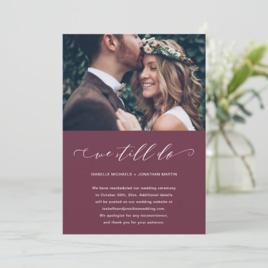 私たち結婚はまだBurgundy写真を行っている 案内状 (スタンド正面)