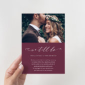 私たち結婚はまだBurgundy写真を行っている 案内状