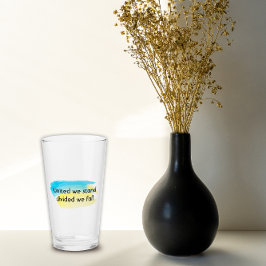 私たち統一されたはウクライナ引用文黄色い青に立つ タンブラーグラス