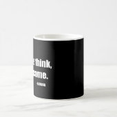 私たち考えは何になる。ブッダ コーヒーマグカップ (中央)