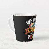 私たち2026年卒業生 カフェラテマグ (左アングル)