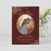 私たち、結婚しました！オーブン色の背景にゴールドのレースが付いた結婚披露宴の招待状 招待状 (スタンド正面)