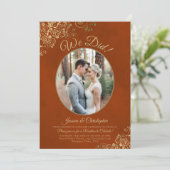 私たち、結婚しました! ラストオレンジ色のウェディングパーティ 招待状 (スタンド正面)