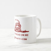 私でお茶会のマグを踏まないで下さい コーヒーマグカップ (正面右)