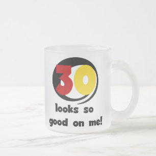 私でよい30の一見そうTシャツおよびギフト フロストグラスマグカップ