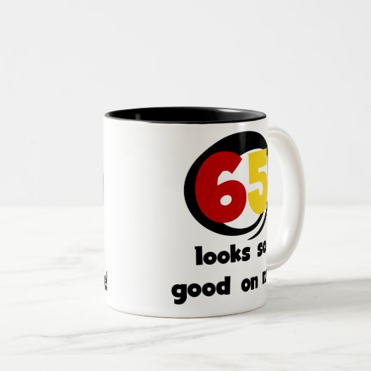 私でよい65の一見そうTシャツおよびギフト ツートーンマグカップ (正面右)