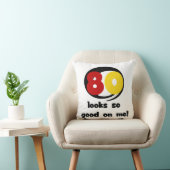 私でよい80の一見そうTシャツおよびギフト クッション (椅子)