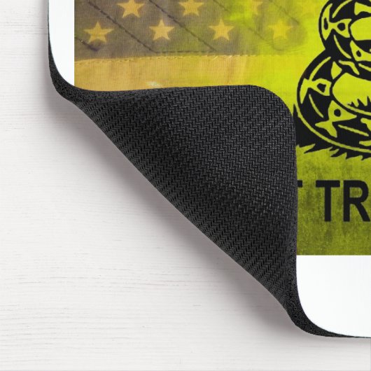 私でガズデンの旗の米国旗を踏まないで下さい マウスパッド (コーナー)