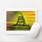 私でガズデンの旗の米国旗を踏まないで下さい マウスパッド (マウス)