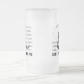 私でガラスマグを踏まないで下さい フロストグラスビールジョッキ (中央)