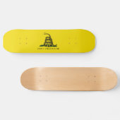 私でスケートボードを踏まないで下さい スケートボード (横)