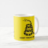 私でマグを踏まないで下さい コーヒーマグカップ (正面右)