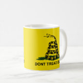 私でマグを踏まないで下さい コーヒーマグカップ (正面右)