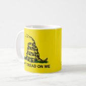 私でマグを踏まないで下さい コーヒーマグカップ (正面左)