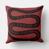 私でヴィンテージガズデンを踏まないで下さい クッション (裏面)