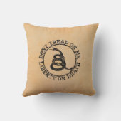 私で踏まないで下さい クッション (裏面)