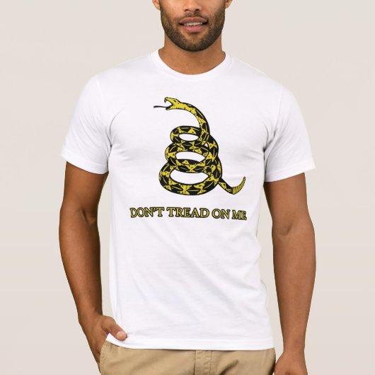 私でTシャツを踏まないで下さい Tシャツ (正面)