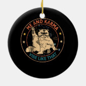 私とカルマヴィーベそのカルマは猫を鳴らす セラミックオーナメント (裏面)