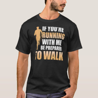 私とランニング一緒にジムを歩く準備をする Tシャツ