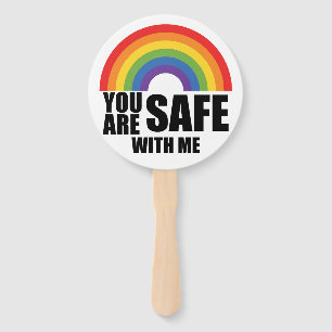 私と一緒なら安全よ LGBTQ レインボープライド ハンドファン